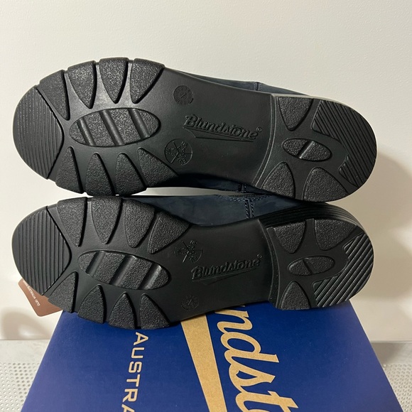 Blundstone 1975 Chelsea Booties. Brand new women’s size 7.5 - Picture 7 of 8